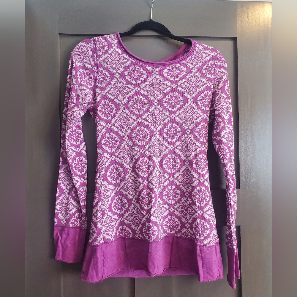 Size large Maurices long sleeve shirt